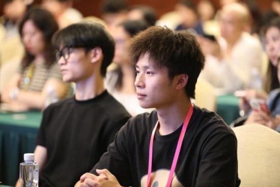 云图片